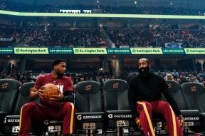  哈登关键节点精彩发挥,c9带队取胜了吗 