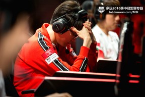 关于Faker回归赛场，回归赛场首场状态亮眼，RNG观众沸腾！的信息