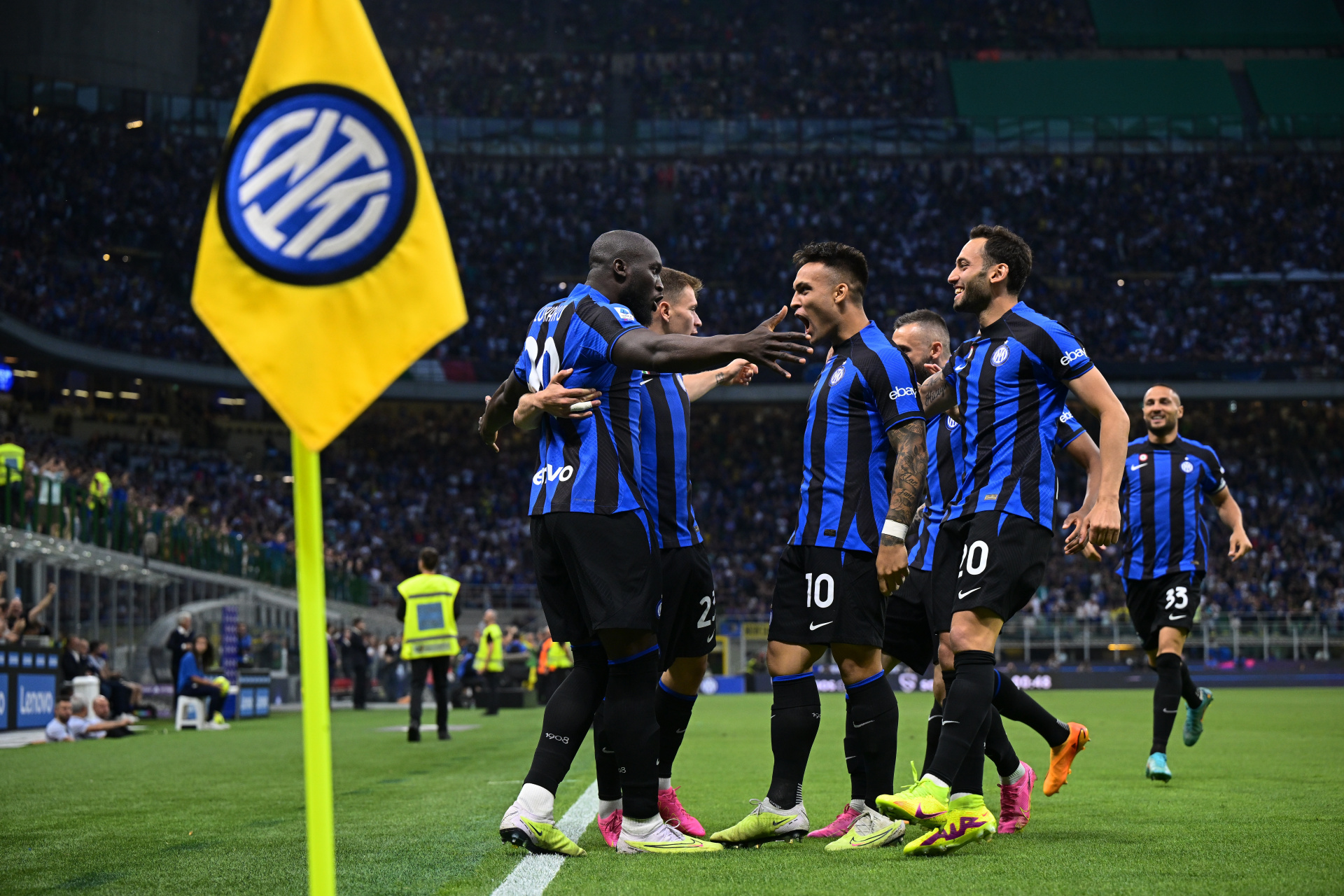 包含莱万多夫斯基巅峰对决,哈兰德与40激战澳大利亚队分钟,大胜胜负难料!的词条 包含莱万多夫斯基巅峰对决,哈兰德与40激战澳大利亚队分钟,大胜胜负难料!的词条